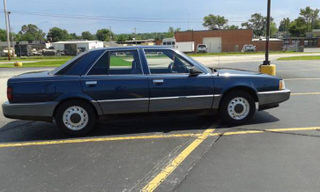 Illustration for article titled For $2,500, Would You Fly With This 1989 Eagle Premier ES?